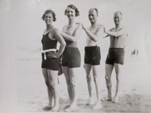 1930s swimmers