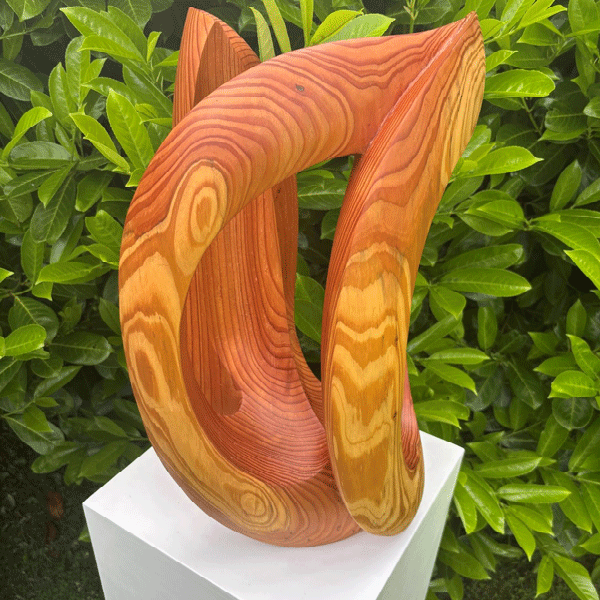 Luca Serra sculpture